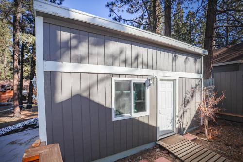 Comet's Cabin Home
