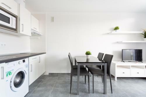 "close To The Sky": Apartment Surrounded By Beaches