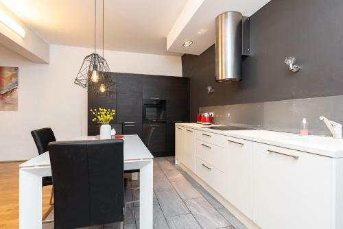 Stylish Apartment With Parking In Telliskivi