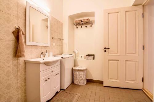 Lossi 32 Apartment