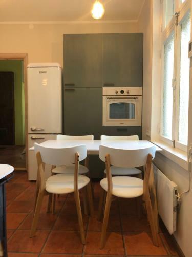 Aia Apartment