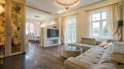 Grand Lehe Beach Apartment