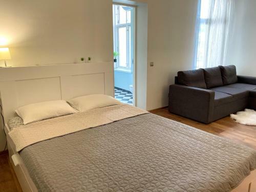 Spacious Holiday Apartment With Wifi And Parking