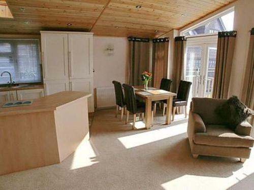 Kingfisher Lodge