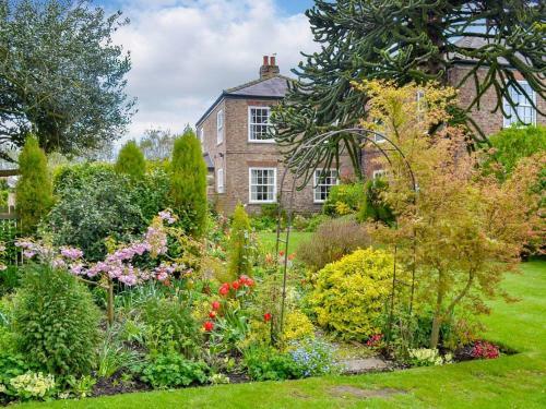 Lilac Tree Cottage