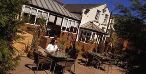 Hostal The Moorings Hotel