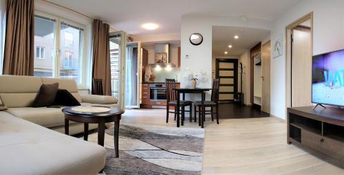 Royal Apartment C. R. Jakobsoni 7