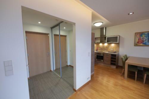 Airhome - Old Town View Apartment