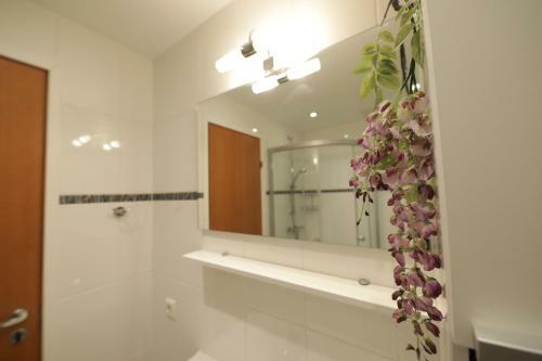 Airhome - Old Town View Apartment