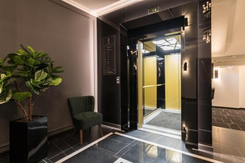 City Terrace Apartment Avangard