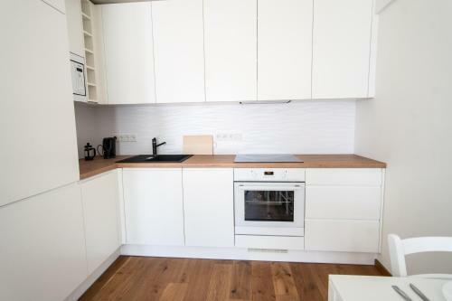 Nordic-style 1br Apartment With Tremendous Terrace