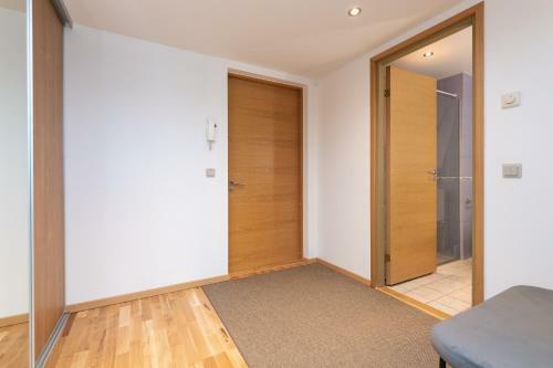 Central Cozy Apartment With Parking