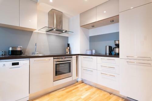 Central Cozy Apartment With Parking