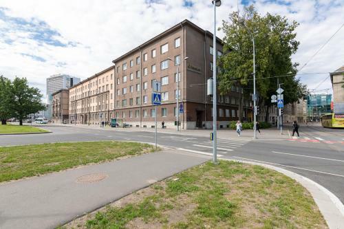 Central Gonsiori 2 Bedroom Cozy Apartment