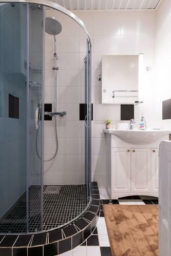 Central Gonsiori 2 Bedroom Cozy Apartment
