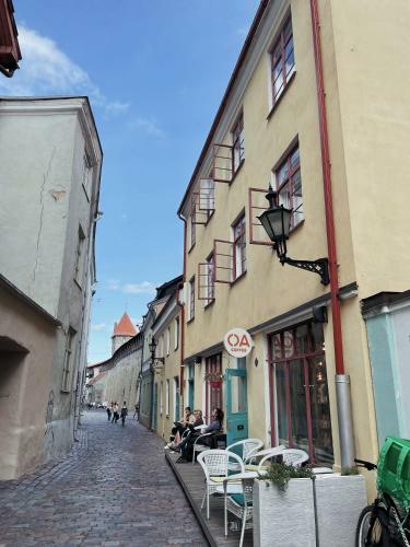Cozy Apartment In Charming Old Town!
