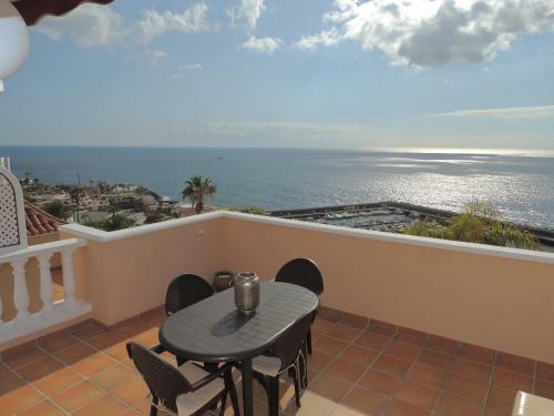 Apartamento Romantic Retreat With Marine View