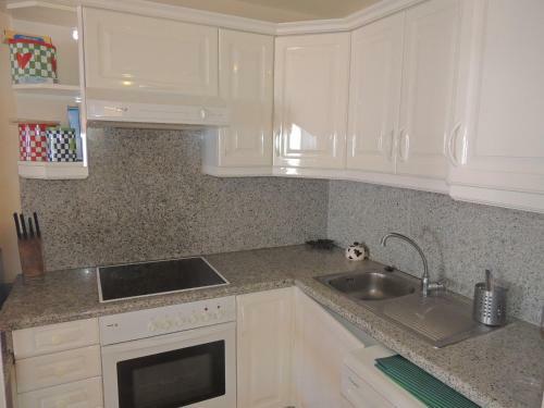 Apartamento Romantic Retreat With Marine View