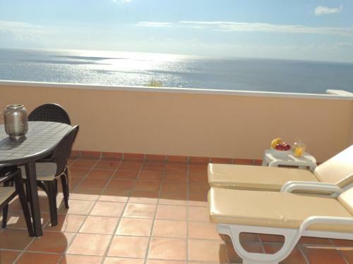 Apartamento Romantic Retreat With Marine View