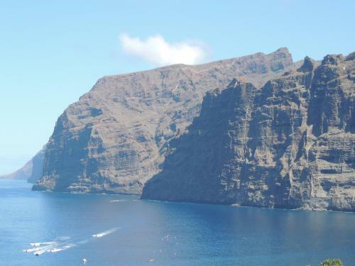 Apartamento Romantic Retreat With Marine View
