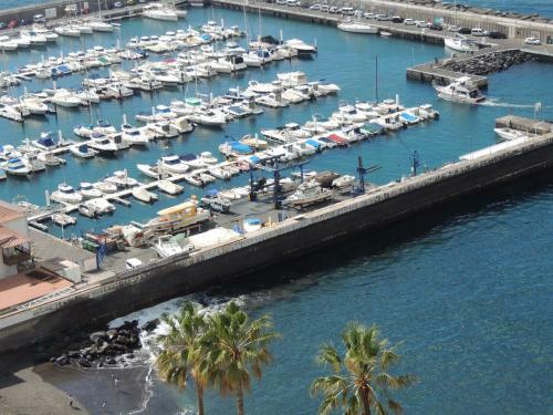 Apartamento Romantic Retreat With Marine View