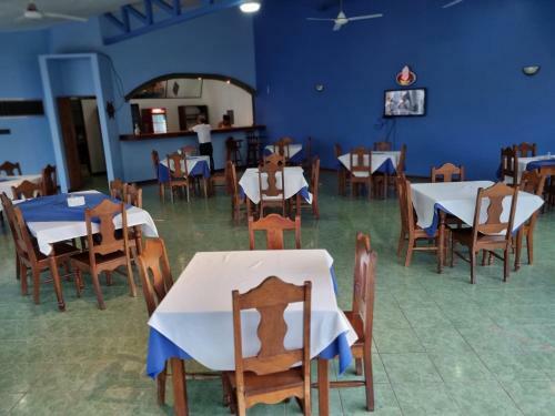 Hotel Y Restaurante El Marino