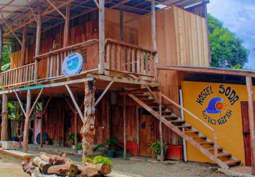 Hostal Hermosa Habitacion Rustica En Hostel