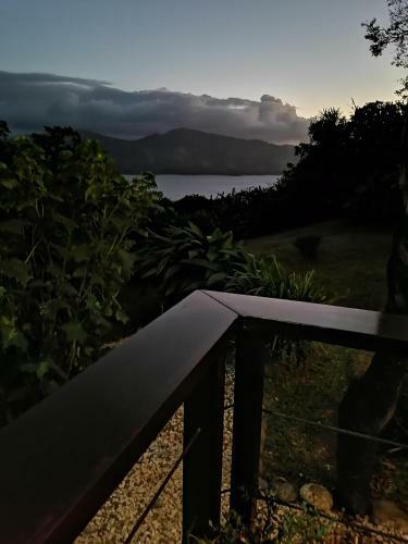 Bed & Breakfast La Ceiba Tree Lodge