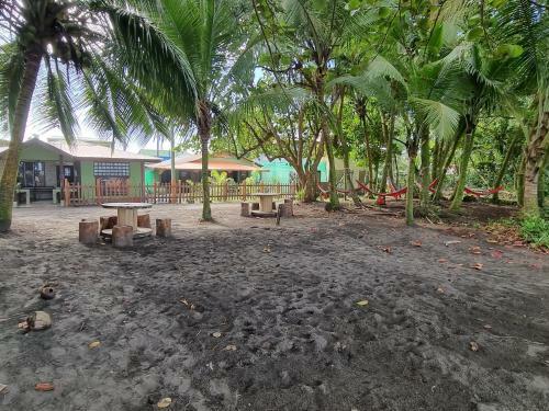 Hostal Caribbean View House