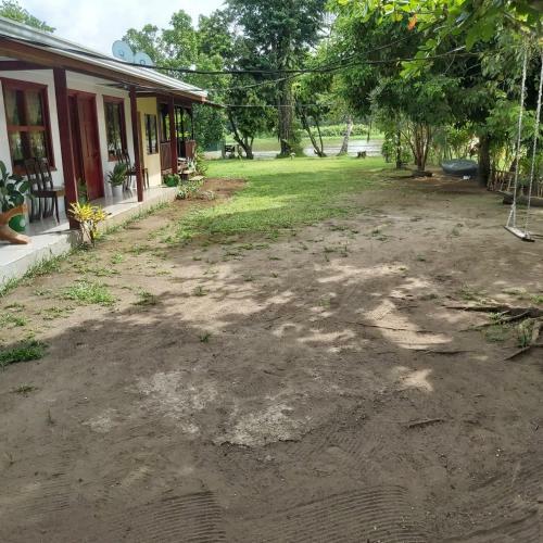 Posada Caba�as Daneysha Tortuguero