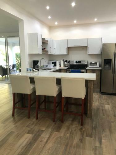 White House View Beautiful Modern Beach House
