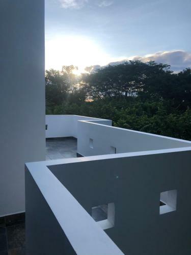 White House View Beautiful Modern Beach House