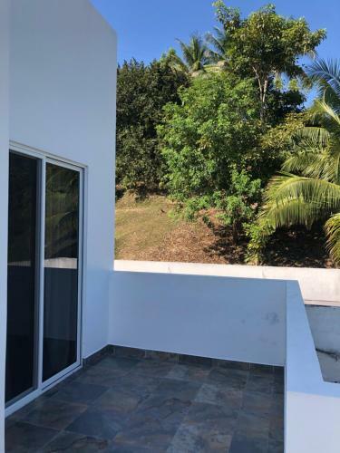 White House View Beautiful Modern Beach House