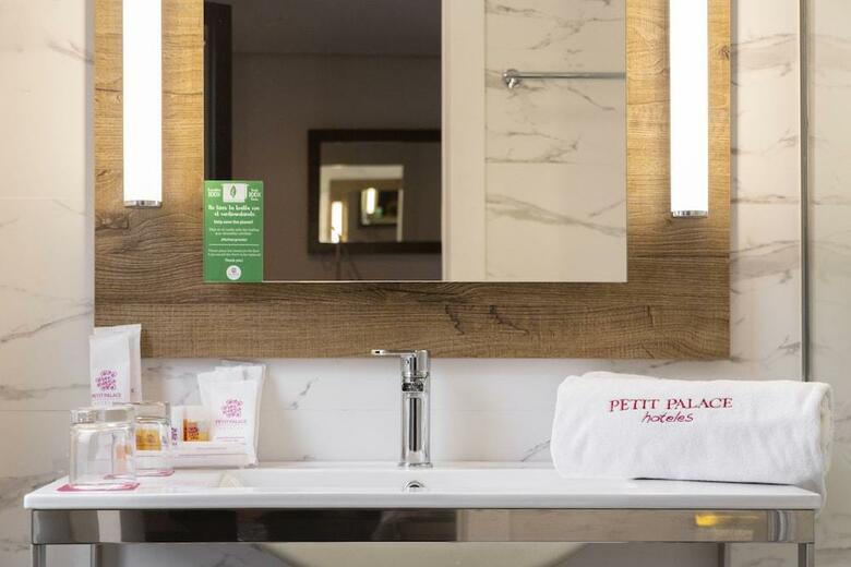 Hotel Petit Palace Arana Bilbao