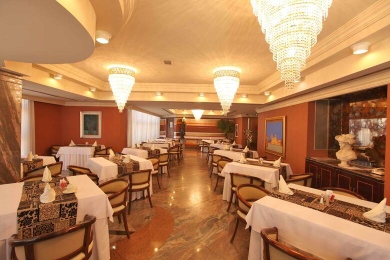 Sabe Center Hotel
