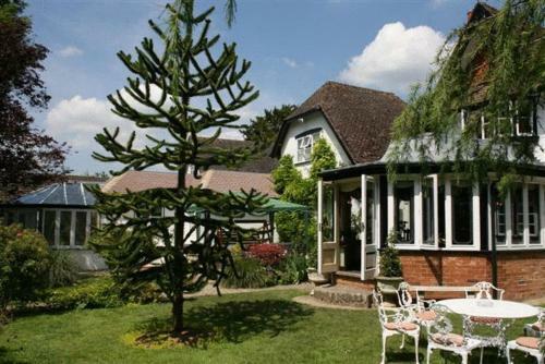 Hostal West Lodge Hotel