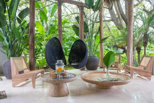 Luxury Beachfront Villa With Private Pool At Nantipa