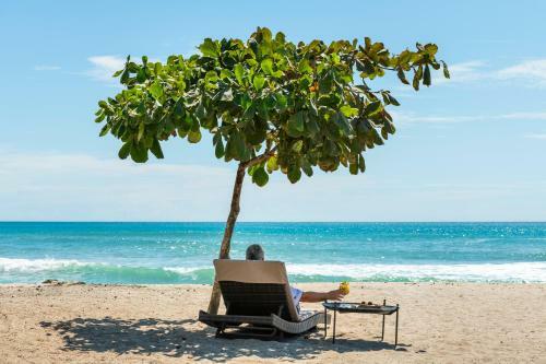 Luxury Beachfront Villa With Private Pool At Nantipa