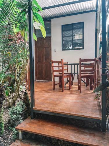 Hostal El Gato Rojas Surf Hostel