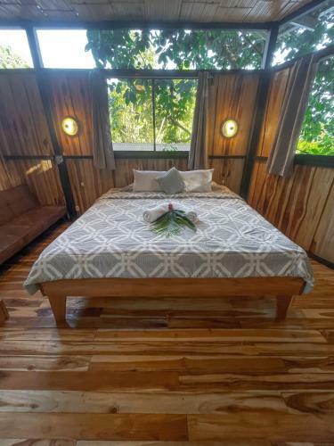 Hostal El Gato Rojas Surf Hostel