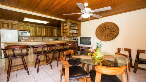 2-bedroom Beachfront Condo With Pool