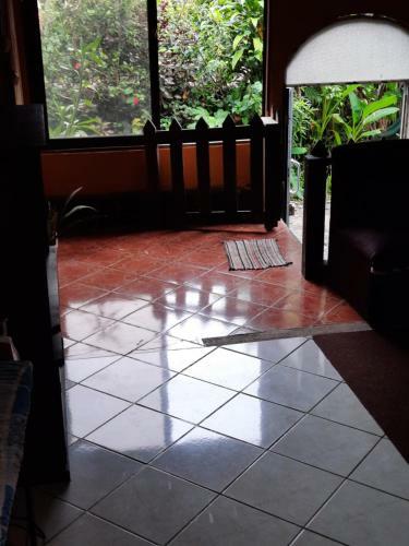 Manuel Antonio Confort Casa Chileno