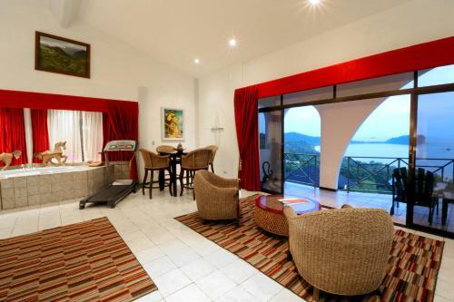 Hotel Oceans Two