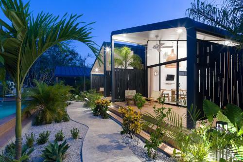 Favela Chic Tamarindo Boho Boutique Bungalow Close To The Beach