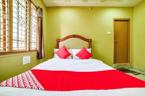 Hotel Oyo 65103 Hashmi Residency