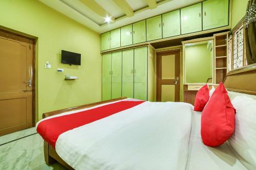 Hotel Oyo 65103 Hashmi Residency