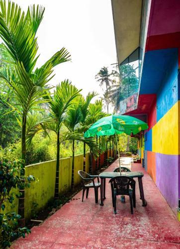 Hostal Colours Fly Guest House