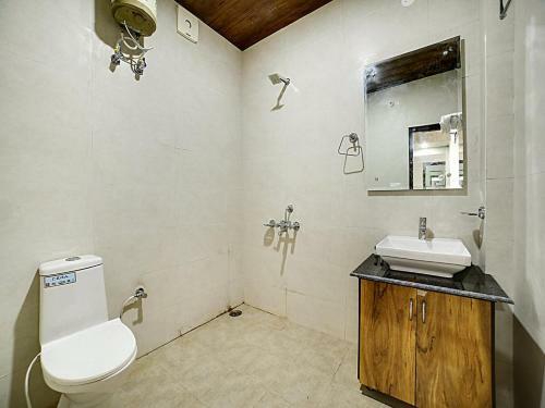 Hotel Fabescape Raabta Resort