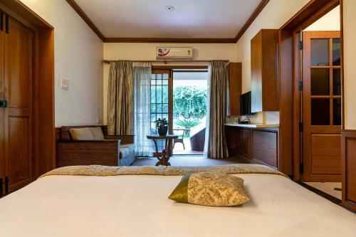 Villa Stayvista At Dwaraka Inn