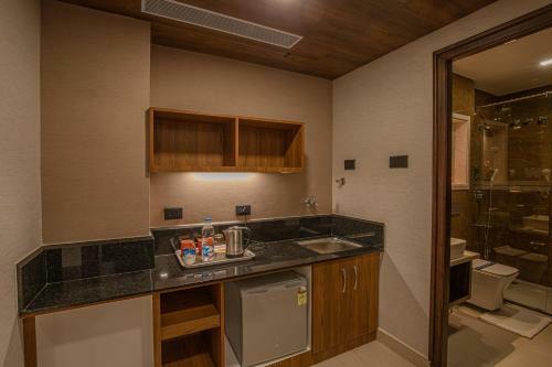 Hotel Windstone Residency